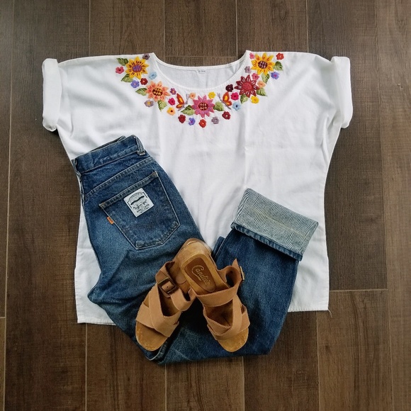 Vintage Tops - Vintage hand embroidered top